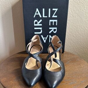 Naturalizer Black Pointed Toe Cross-Strap Pumps